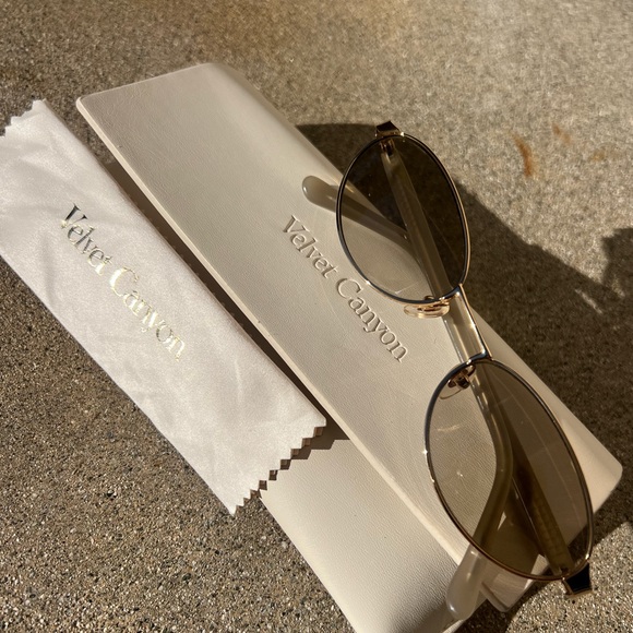 限定campandgoslow MADE MUSETTE olive Velvet Canyon Musettes Sunglasses Olive